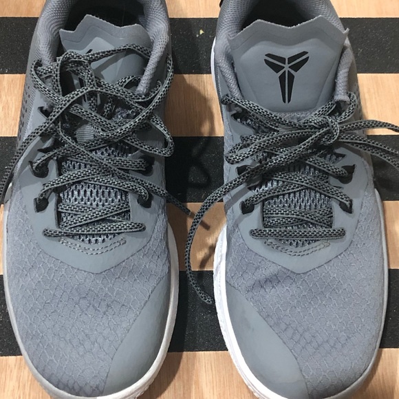 Nike Kobe Mamba Fury Basketball shoes like new - Picture 8 of 10